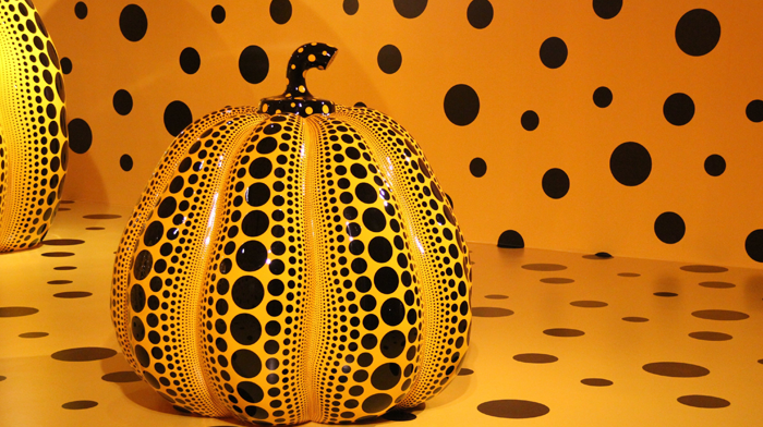 Yayoi Kusama retrospective - infinity rooms gourds