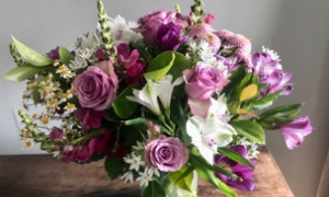Julie Lawrence, Capel Manor College, Spring Blooms hand tied